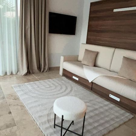 Magnifique Studio Avec Piscine Arles Eksteriør billede